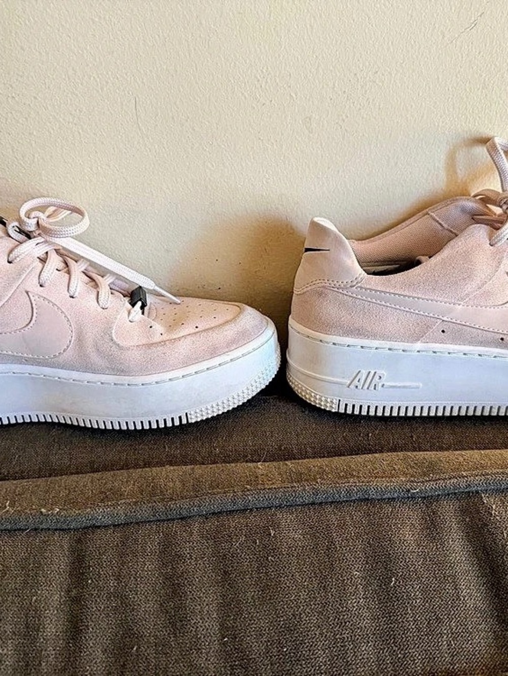 Nike Air Force 1 Sage Low Sneakers Pink & White